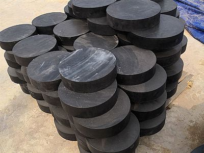 南安市板式橡胶支座由若干层橡胶片与薄钢板经加压硫化